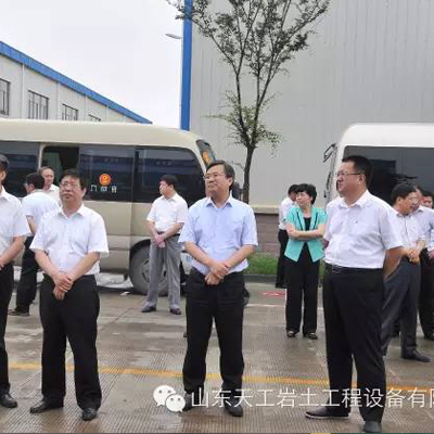 市、區(qū)領(lǐng)導(dǎo)到天工進(jìn)行觀摩指導(dǎo)